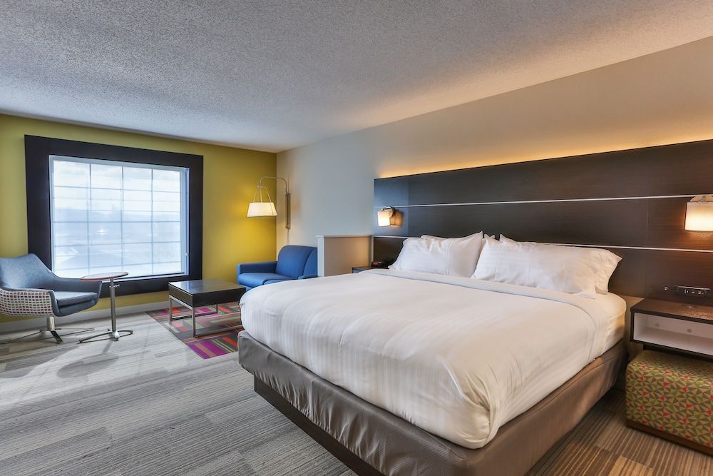 Suite, 1 King Bed (Additional Living Area)
