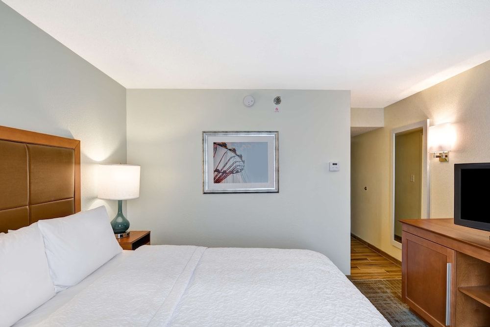 Hampton Inn State College Room, 1 Queen Bed, Non Smoking