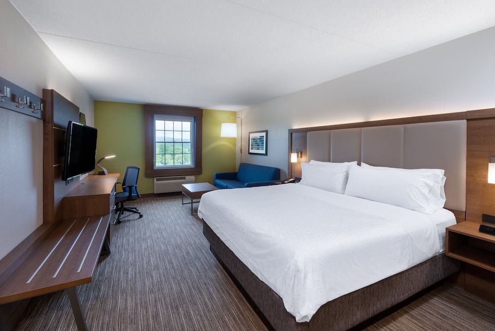 undefined Holiday Inn Express State College at Williamsburg Square by IHG 2