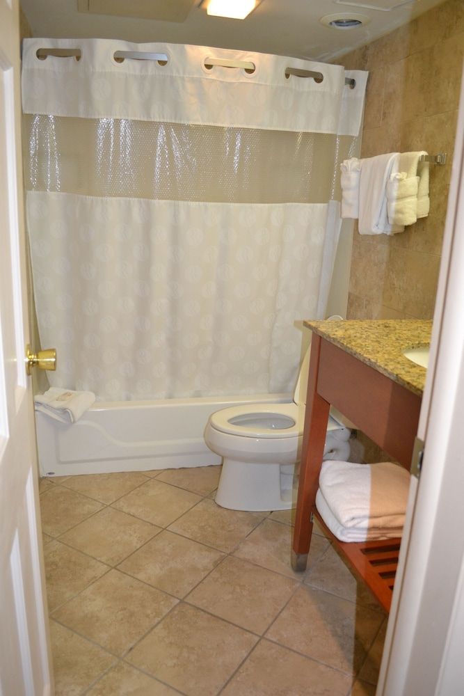 Ramada by Wyndham State College Hotel & Conference Center Room, 2 Double Beds, Non Smoking (Interior Entrance) 7