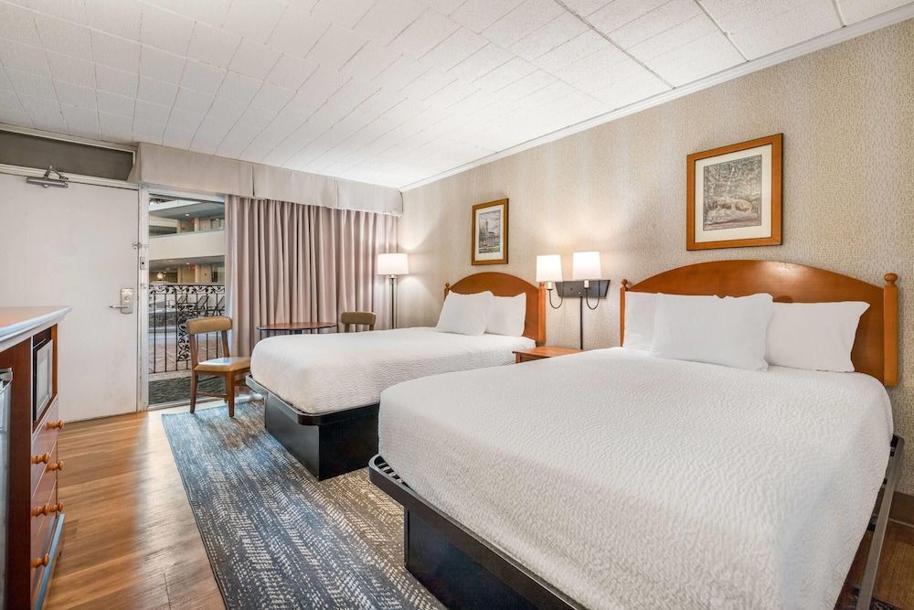 Ramada by Wyndham State College Hotel & Conference Center Room, 2 Double Beds, Non Smoking (Interior Entrance) 2