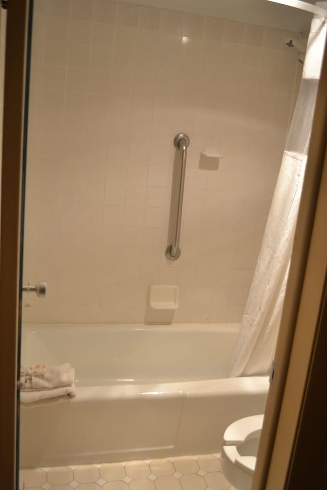 Ramada by Wyndham State College Hotel & Conference Center Room, 2 Double Beds, Non Smoking (Interior Entrance) 5