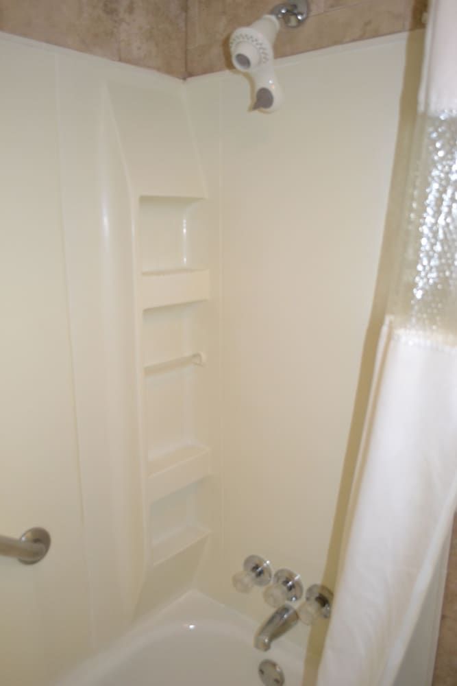 Ramada by Wyndham State College Hotel & Conference Center Room, 2 Double Beds, Non Smoking (Interior Entrance) 6