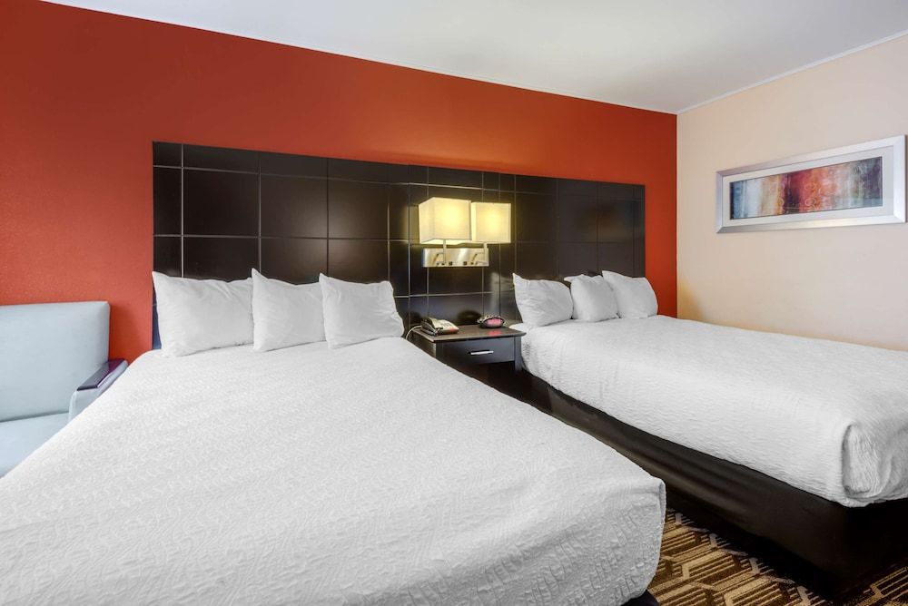 Best Western Plus Poconos Hotel Standard Room, 2 Double Beds, Accessible, Refrigerator & Microwave 2