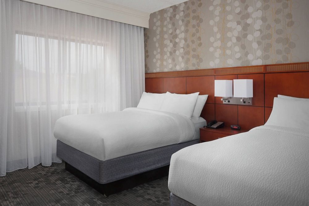 Room, 2 Double Beds, Non Smoking (Mobility Accessible, Roll-in Shower)