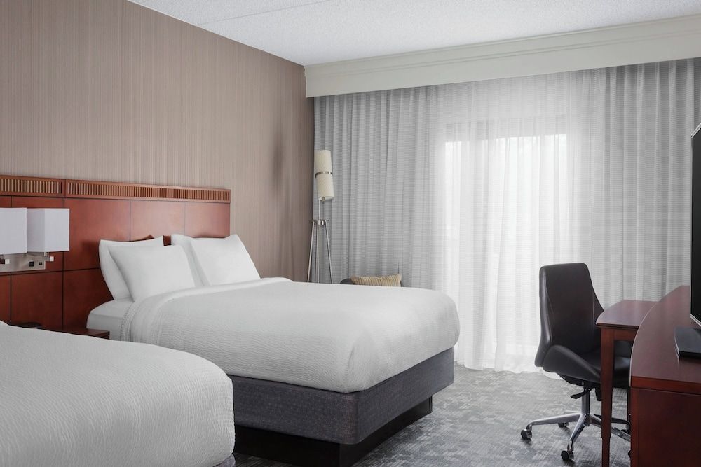 Room, 2 Queen Beds, Non Smoking (Hearing Accessible)