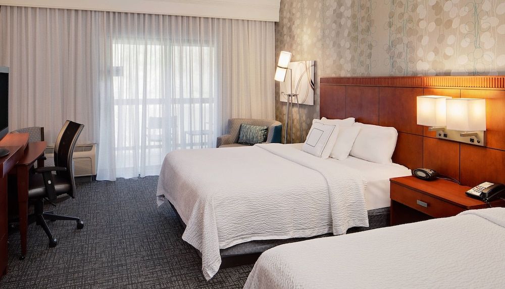 Room, 2 Queen Beds, Balcony, River View