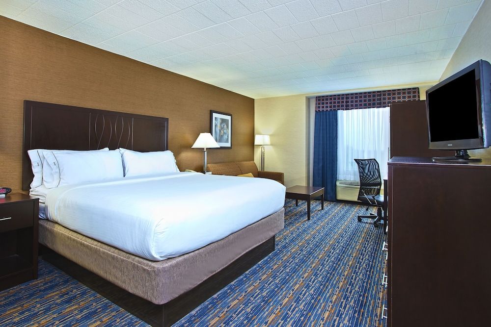 Standard Room, 1 King Bed with Sofa bed