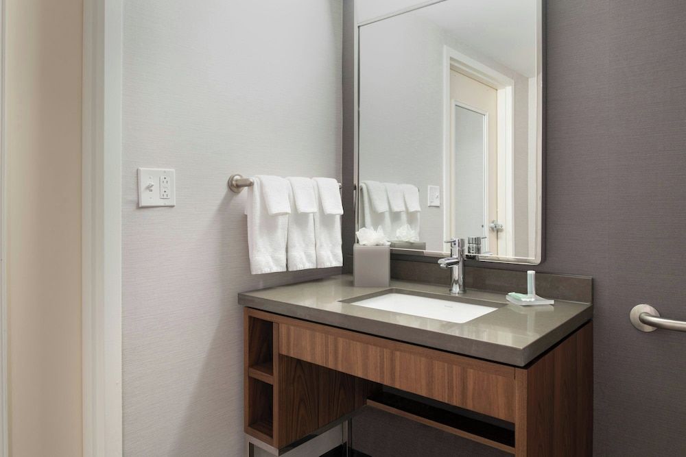 Room, 2 Queen Beds (Mobility/Hearing Accessible, Tub)