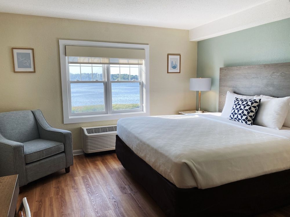 Suite, 2 King Beds (Suites Building)