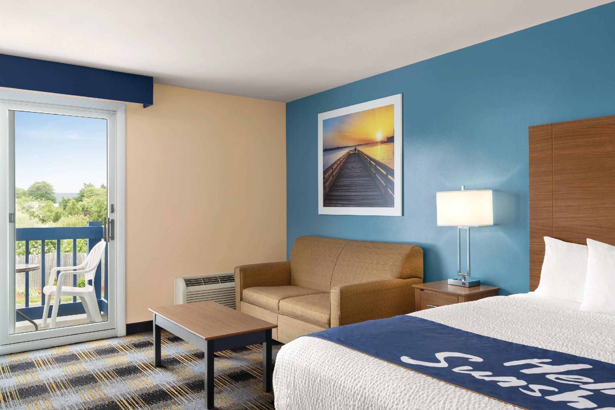 1 King Bed, Deluxe Room, Non-Smoking