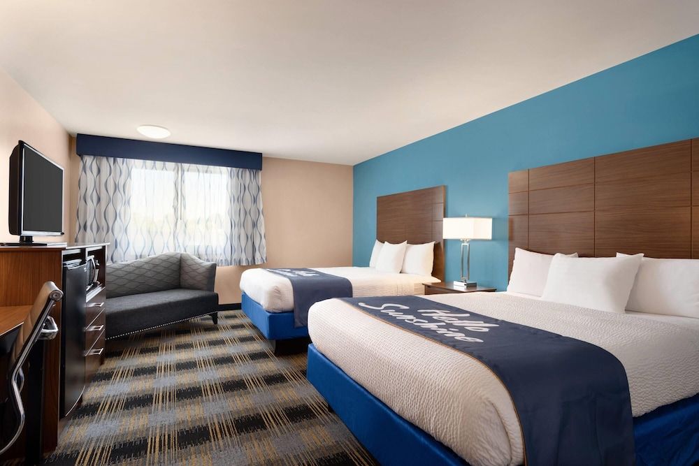 Room, 2 Queen Beds, Non Smoking
