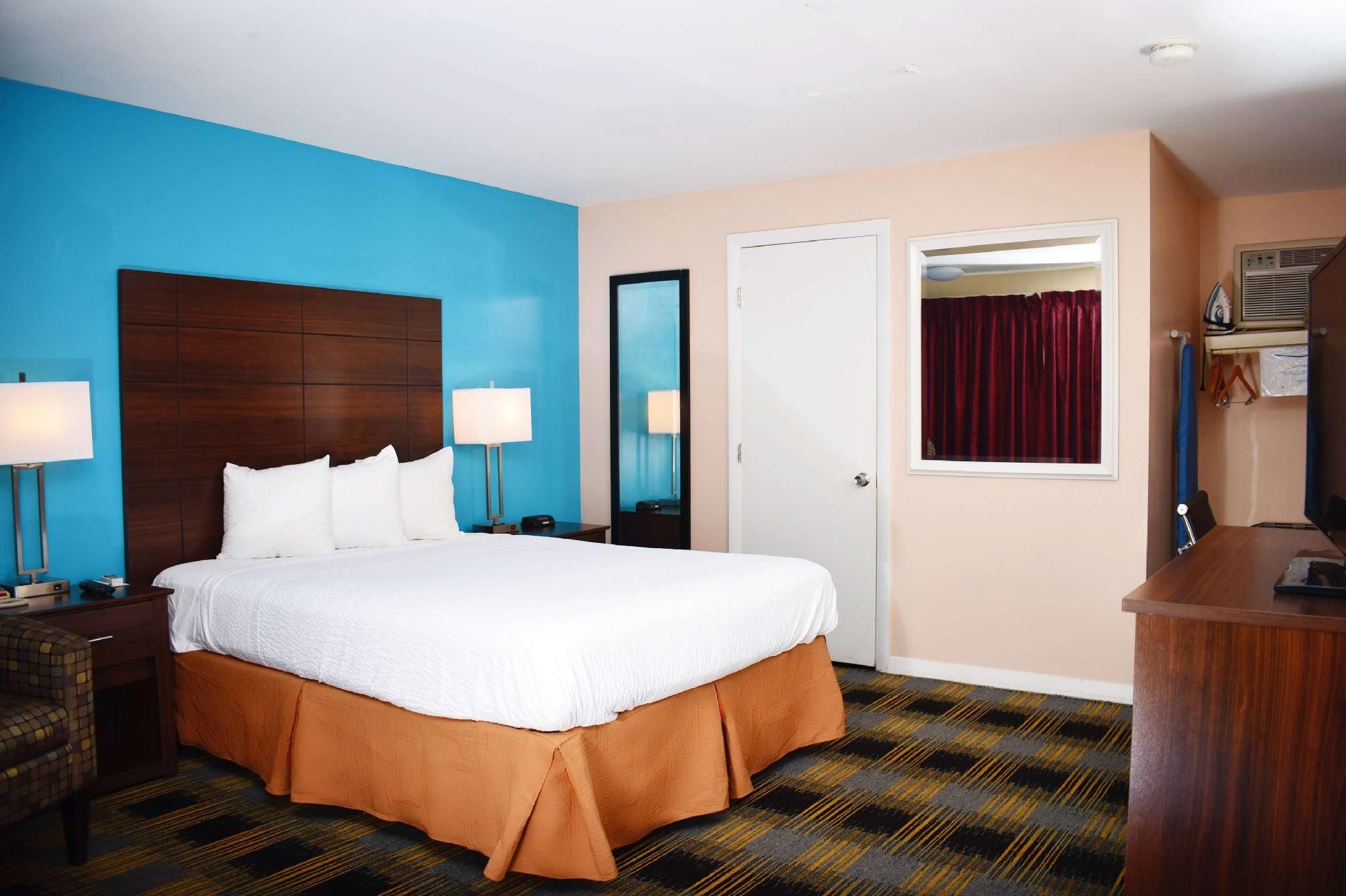 1 Queen Bed, Non-Smoking