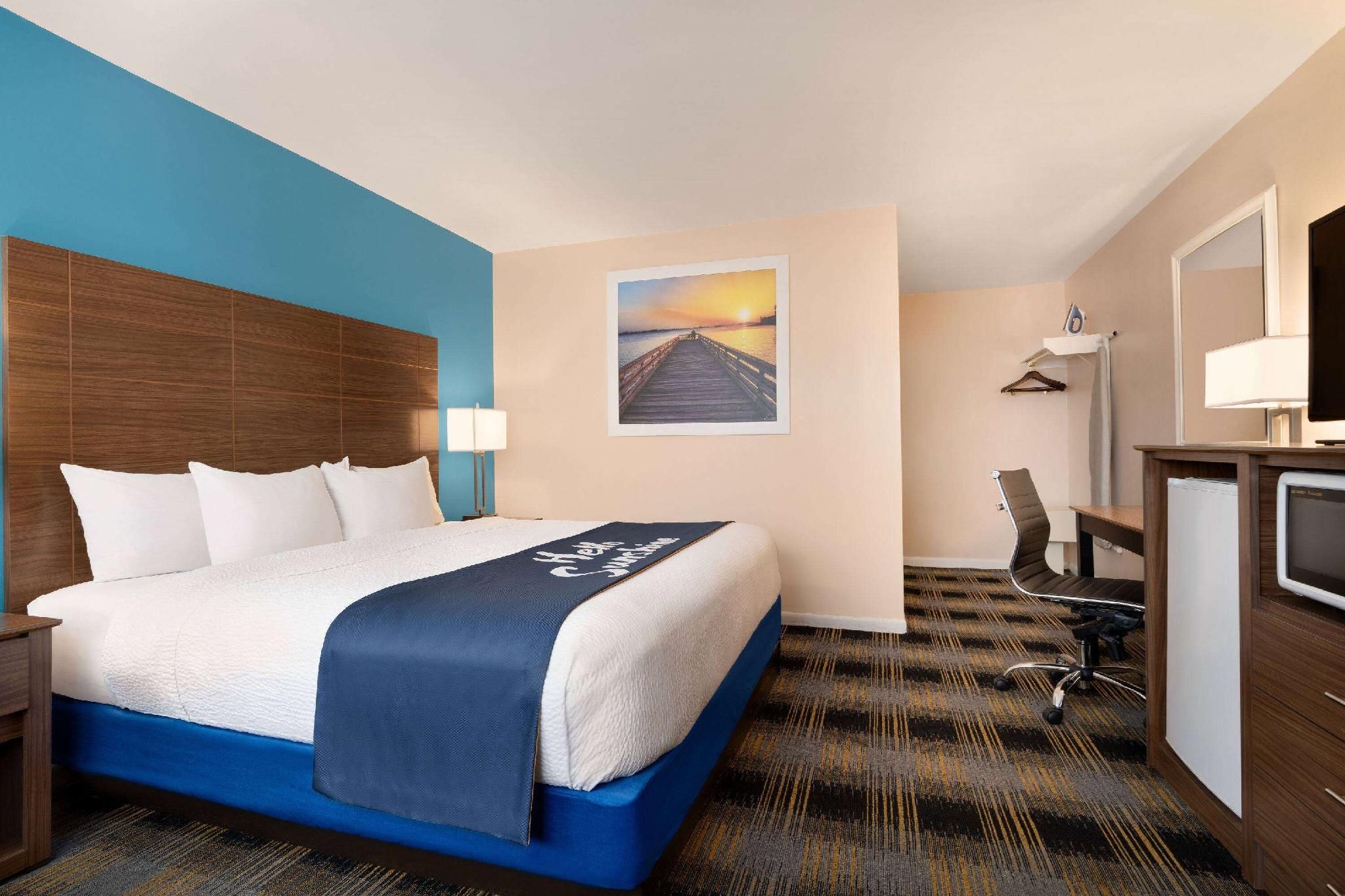 1 Queen Bed, Non-Smoking