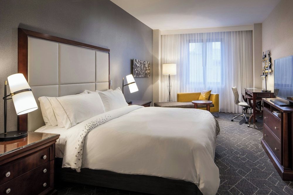 Club Room, 1 King Bed