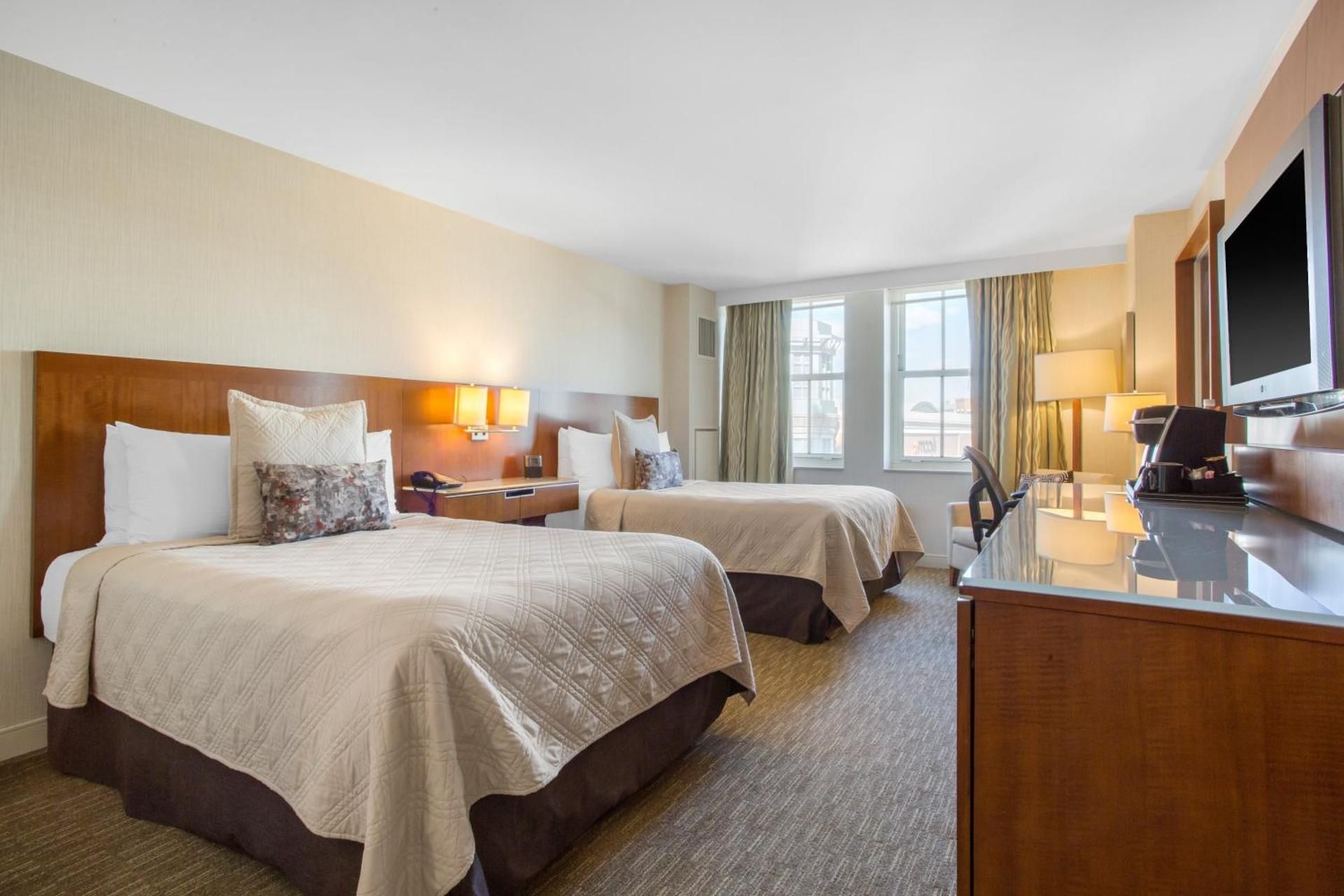 Accessible Deluxe Room with Roll in Shower and 2 Double Beds East Tower