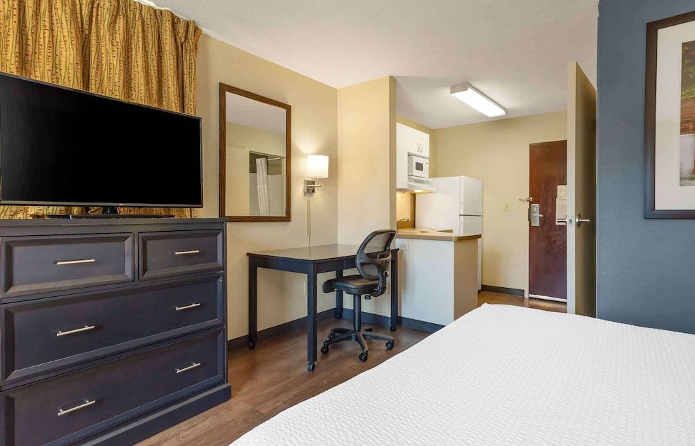 Extended Stay America Suites Providence Warwick Studio, 1 Queen Bed, Accessible, Non Smoking 3