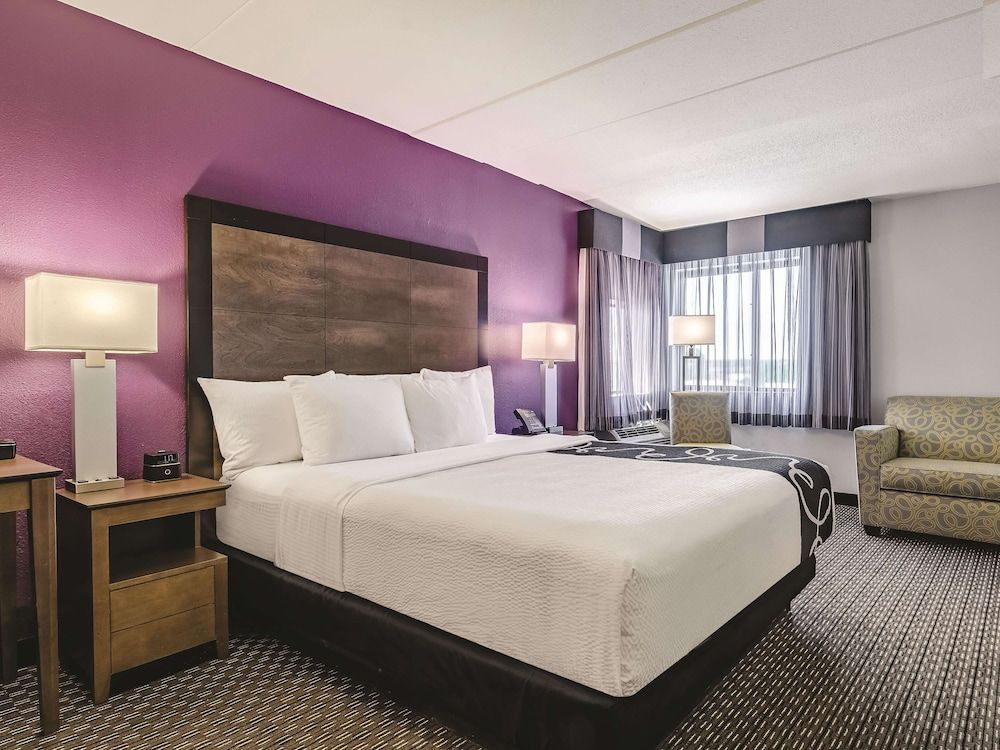Suite, 1 King Bed, Non Smoking