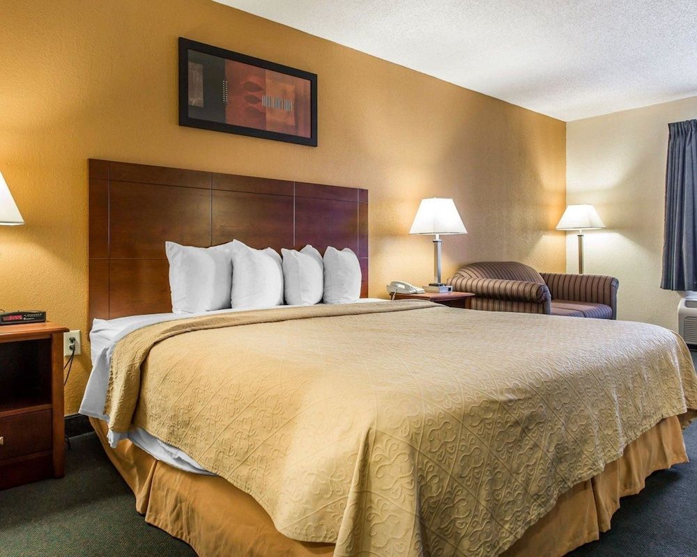 Standard Room, 1 King Bed, Smoking