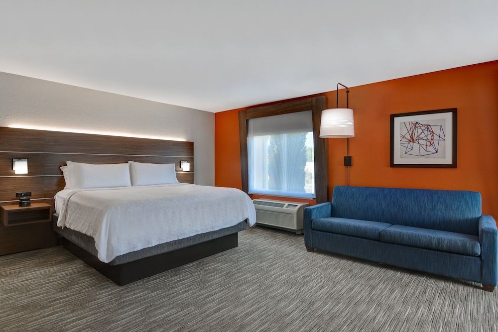 Standard Room, 1 King Bed, Accessible (Mobility, Accessible Tub)