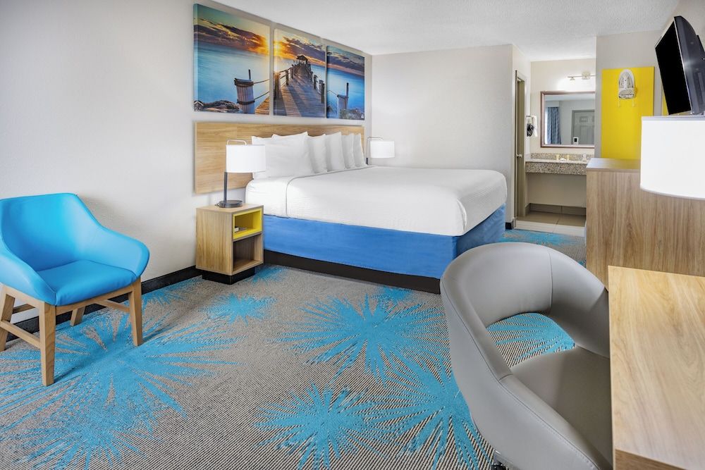 Standard Room, 1 King Bed Non Smoking