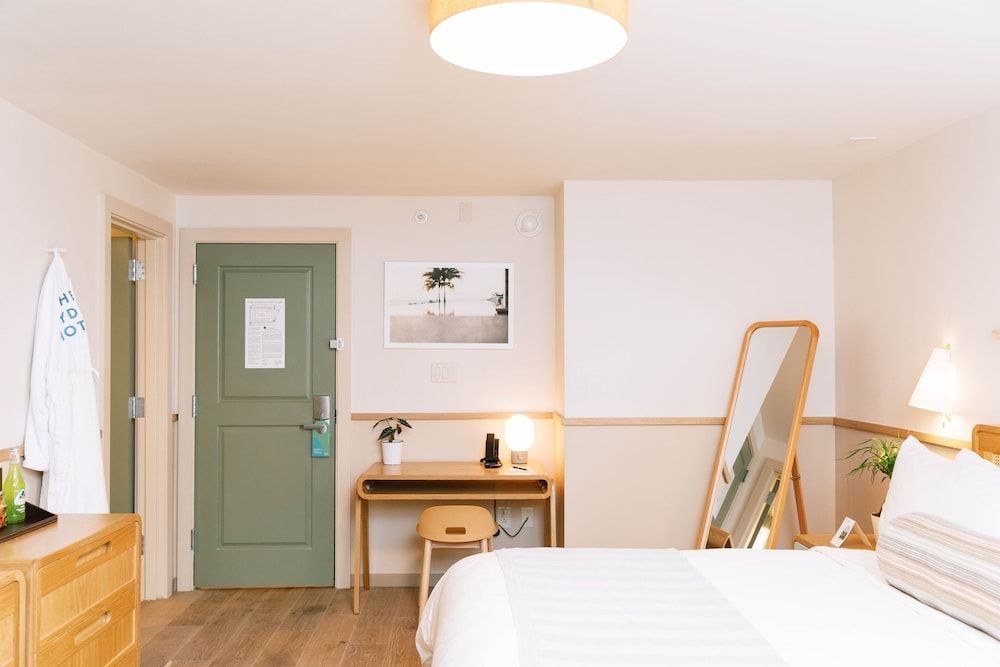 The Ryder Hotel Room, 1 King Bed 15