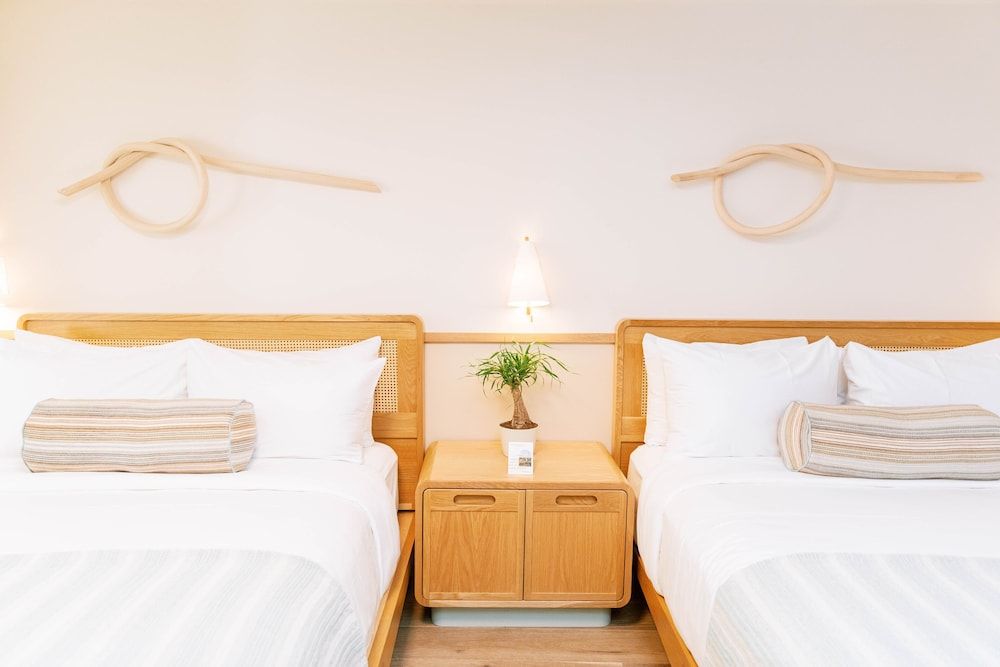 The Ryder Hotel Room, 2 Queen Beds 2