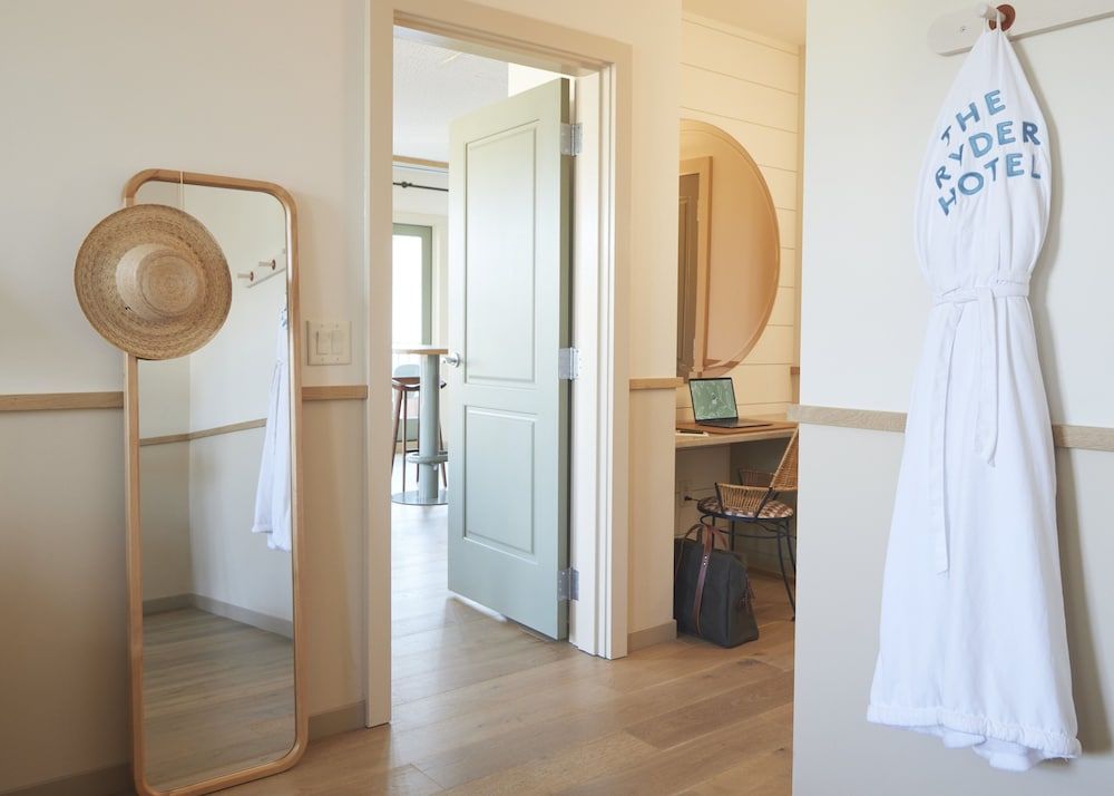 The Ryder Hotel Suite, 1 King Bed 13