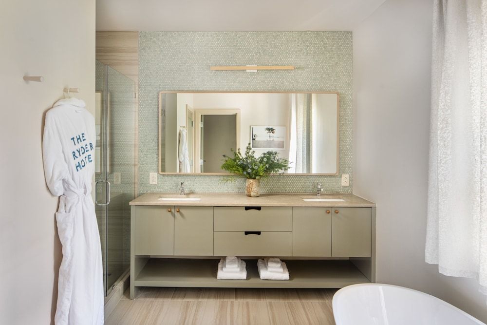 The Ryder Hotel Suite, 1 King Bed 5