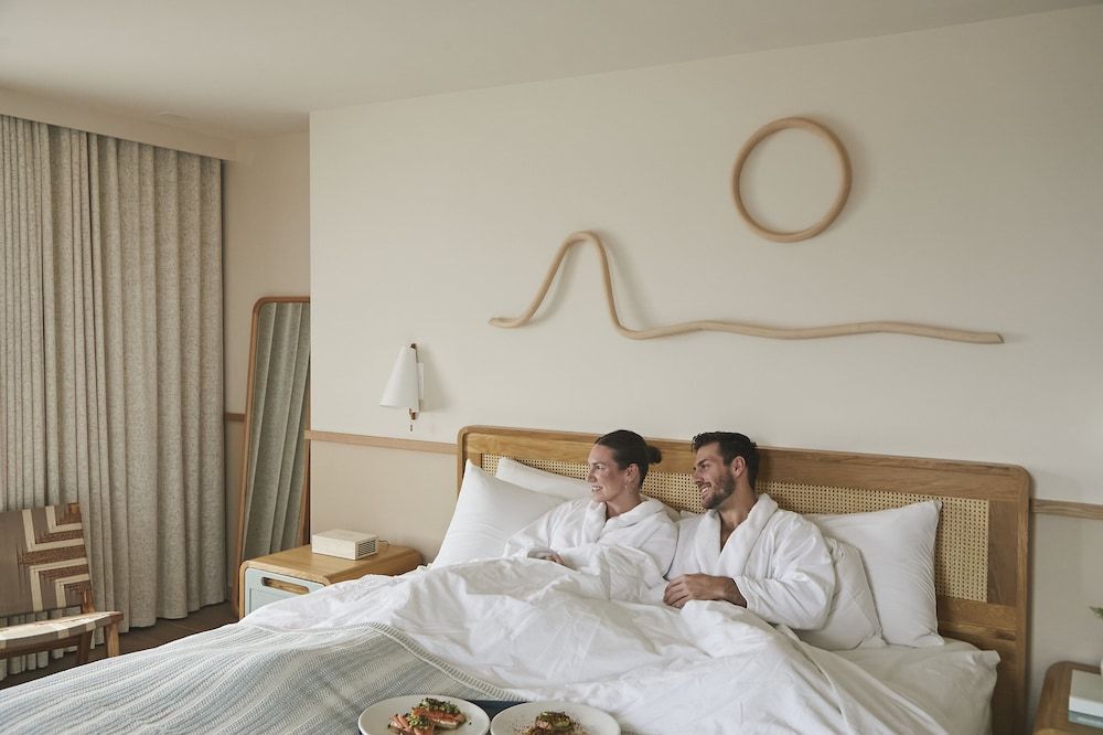 The Ryder Hotel Room, 1 King Bed 6