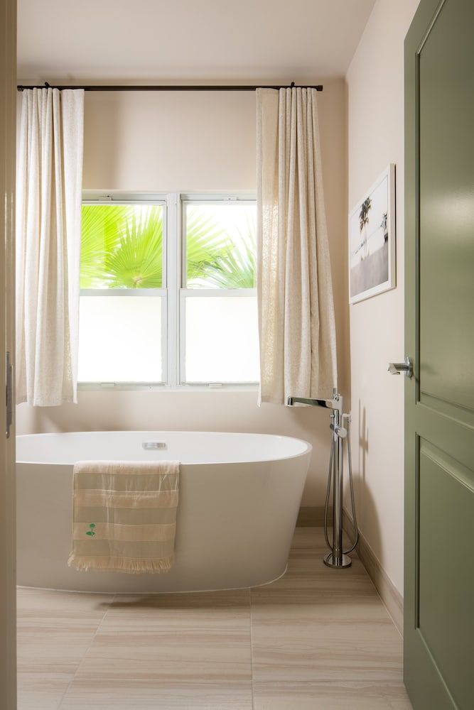 The Ryder Hotel Suite, 1 King Bed 8