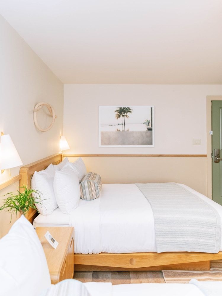 The Ryder Hotel Room, 1 King Bed 5