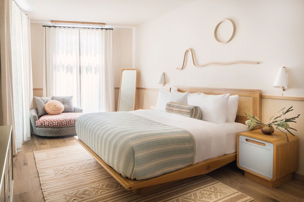 The Ryder Hotel Suite, 1 King Bed 2