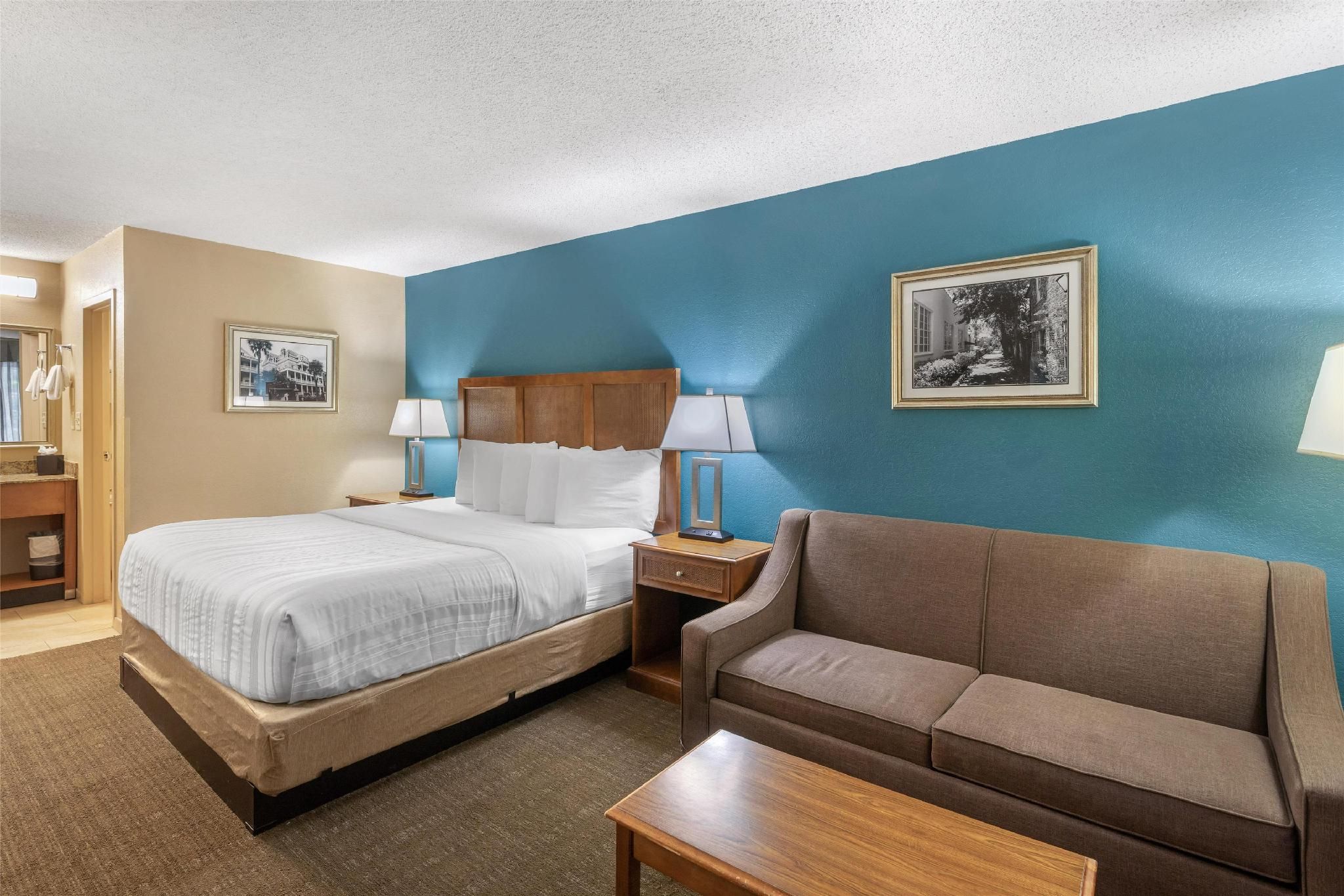 1 King Bed, Nonsmoking