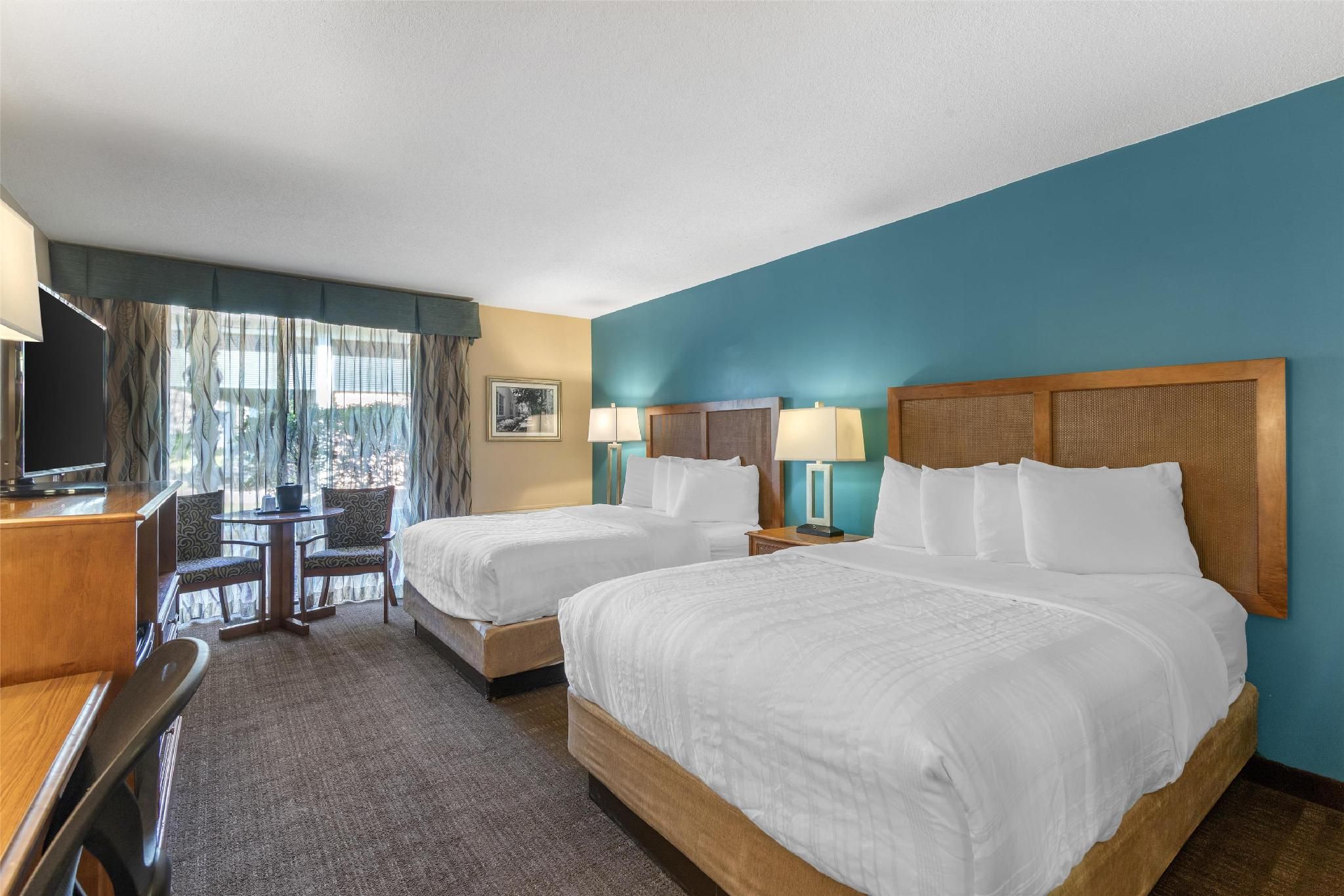 2 queen beds, nonsmoking