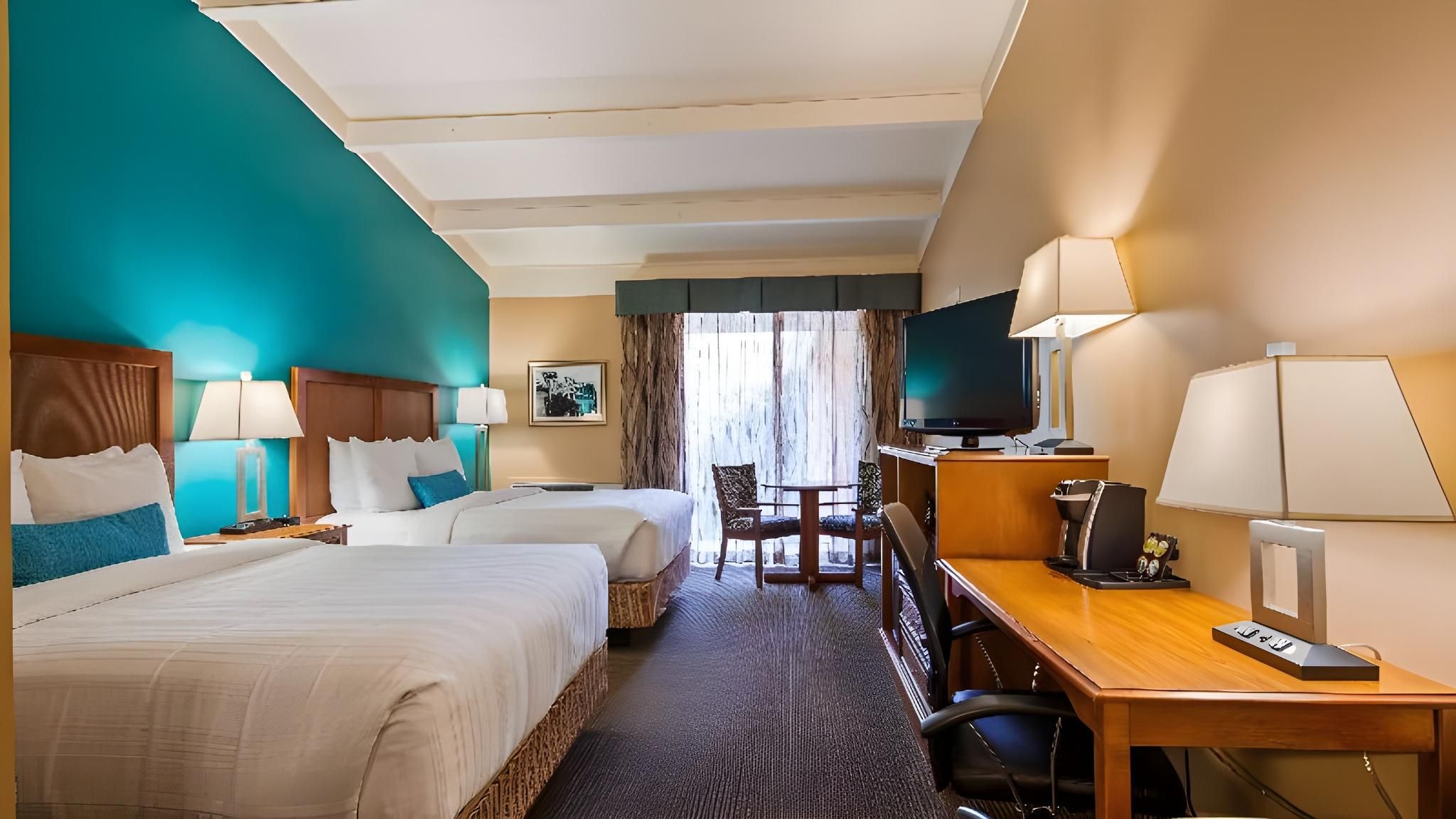 2 Queen Beds, Nonsmoking, Pool View, Vaulted Ceilings