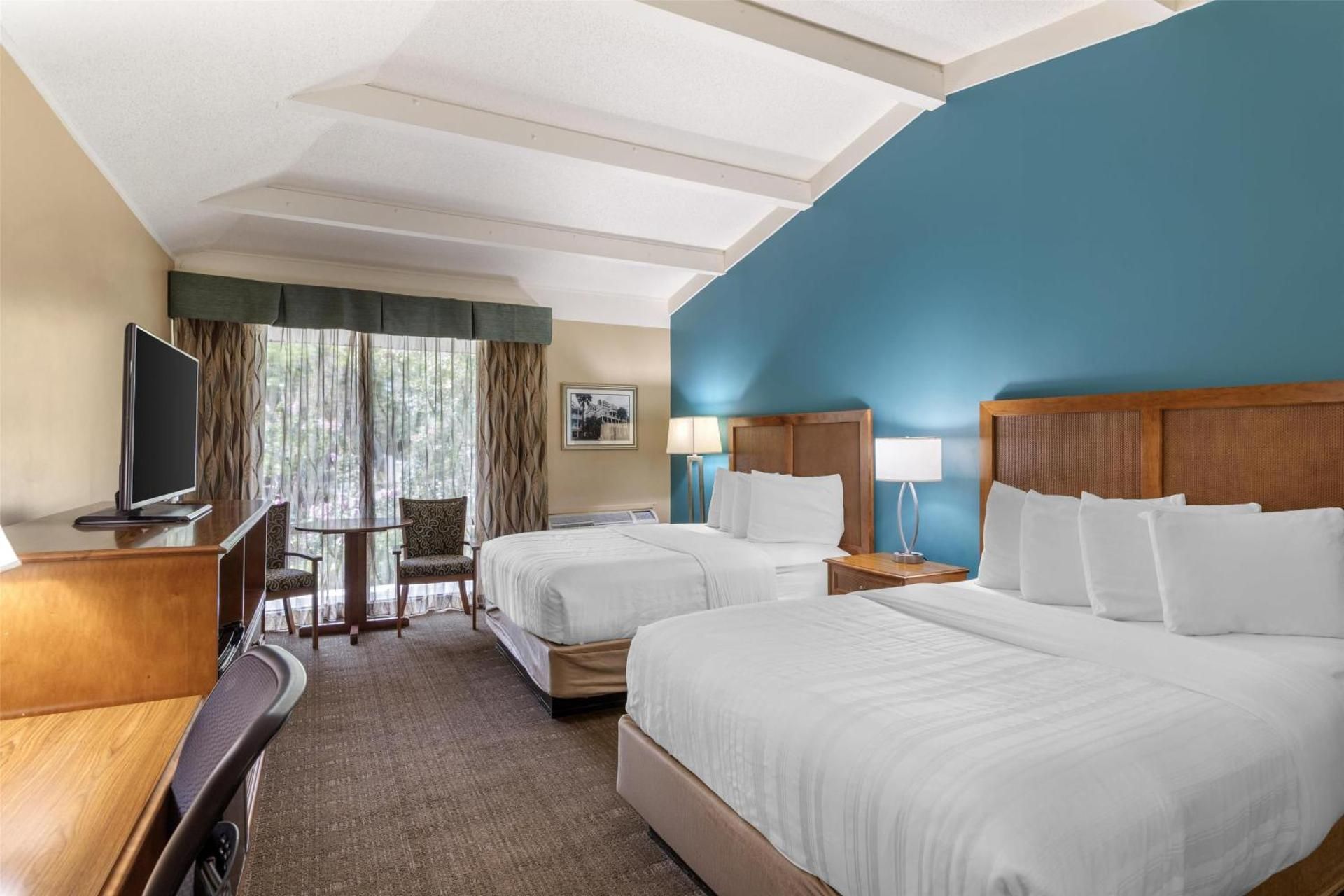 2 Queen Beds, Nonsmoking, Pool View, Vaulted Ceilings