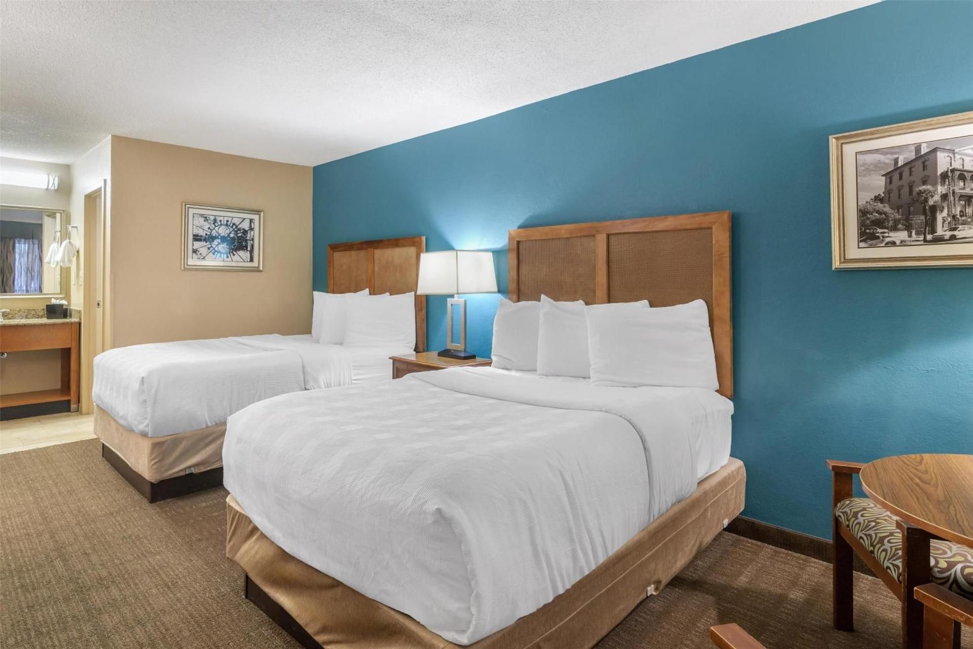 2 double beds, nonsmoking