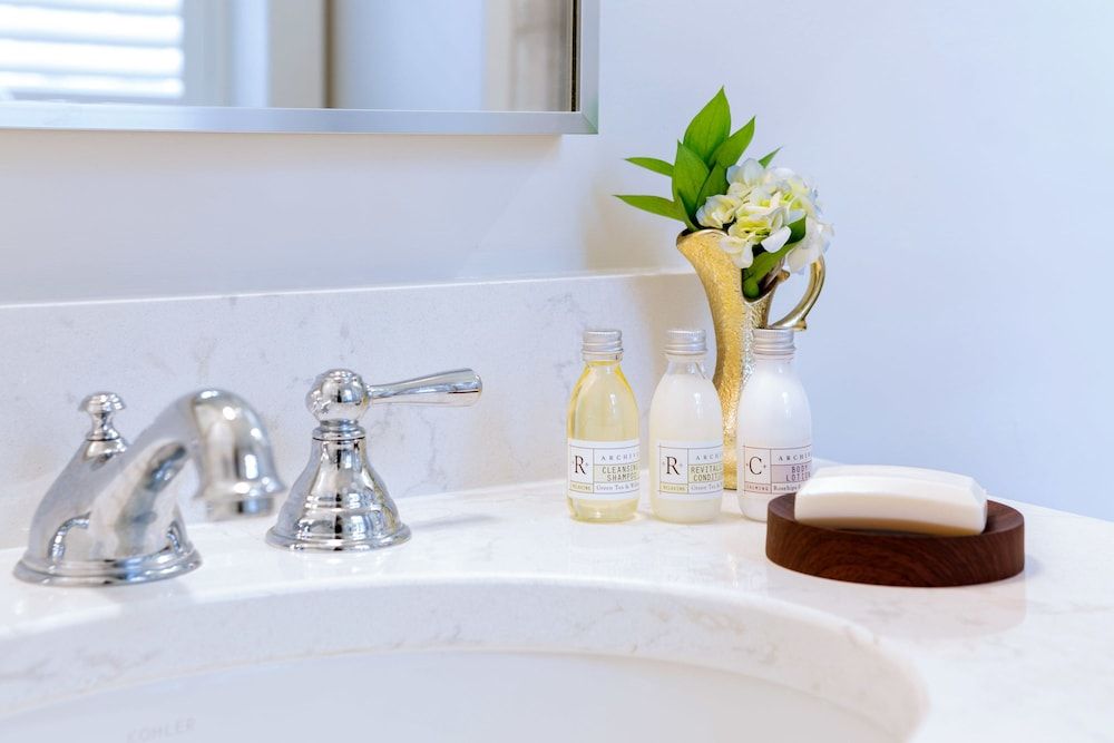 Elliott House Inn Traditional Room, 1 Queen Bed 4