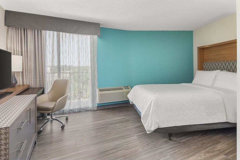 Standard Room, 1 King Bed