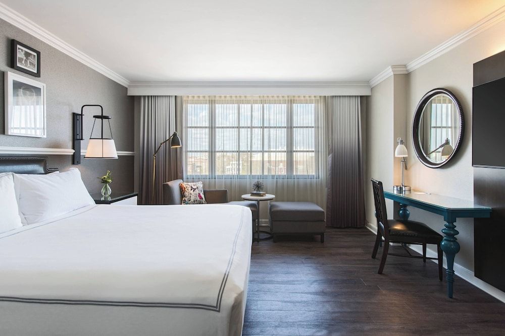 Deluxe Room, 1 King Bed