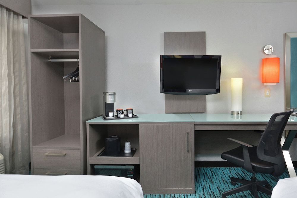 Inn @ Clemson Double Room, 2 Queen Beds 7