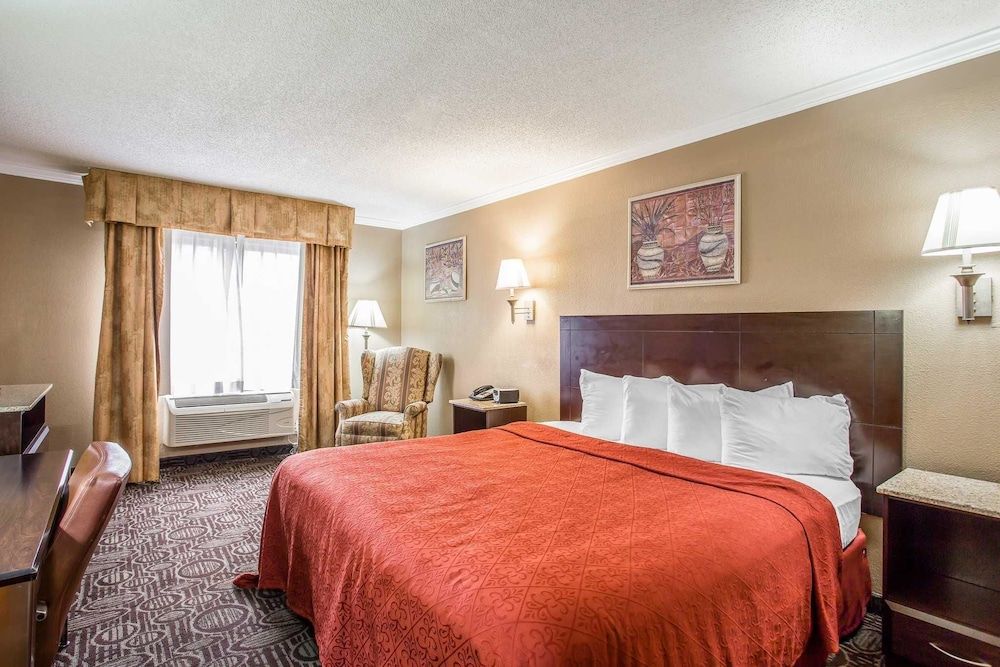 Standard Room, 1 King Bed, Non Smoking