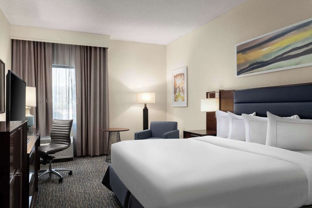 Standard Room, 1 King Bed