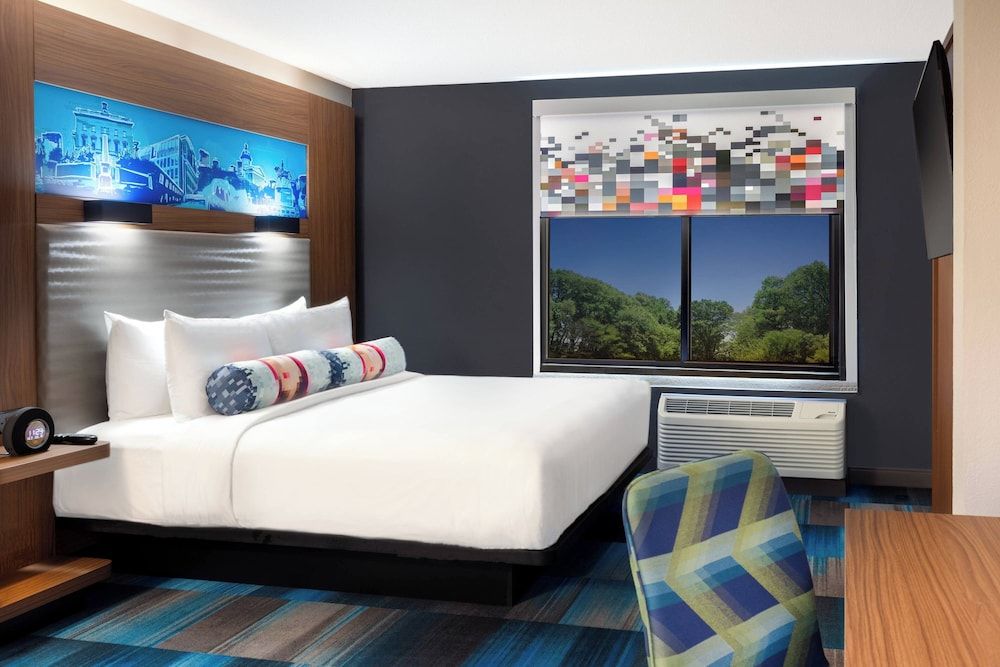 Room, 1 King Bed (Hearing Accessible)