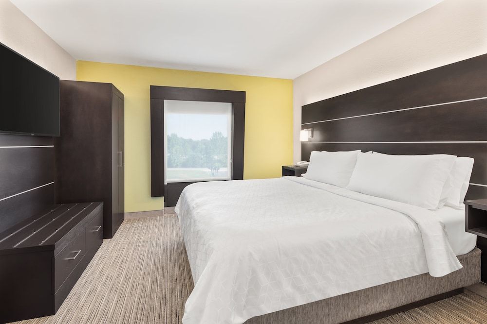 Standard Room, 1 King Bed