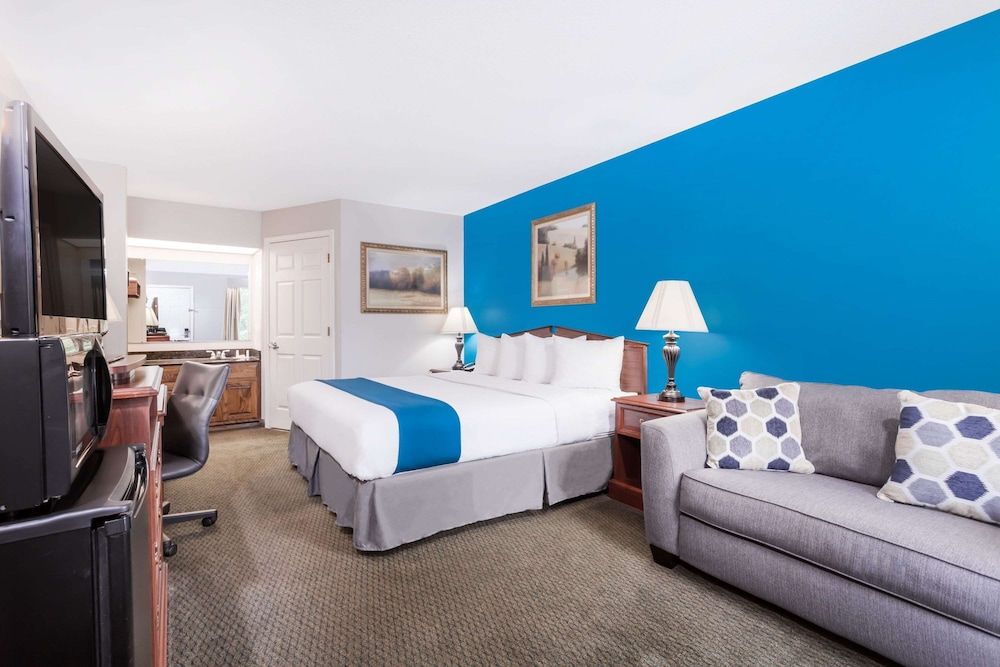 Room, 1 King Bed with bed, Non Smoking