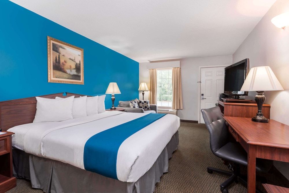Room, 1 King Bed with bed, Non Smoking