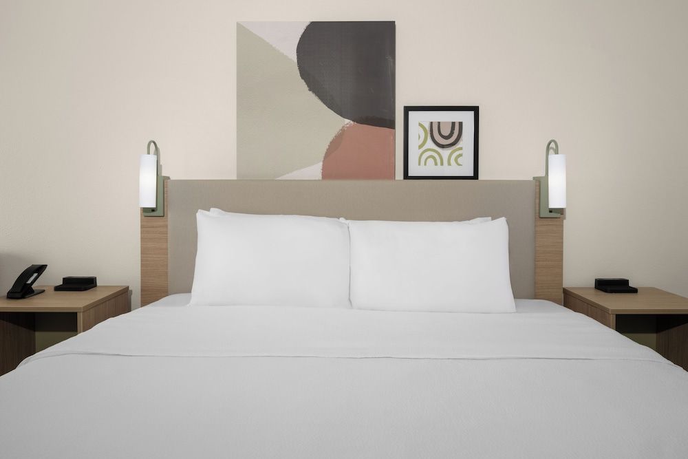 Room, 1 King Bed, Accessible, Bathtub (Mobility & Hearing)