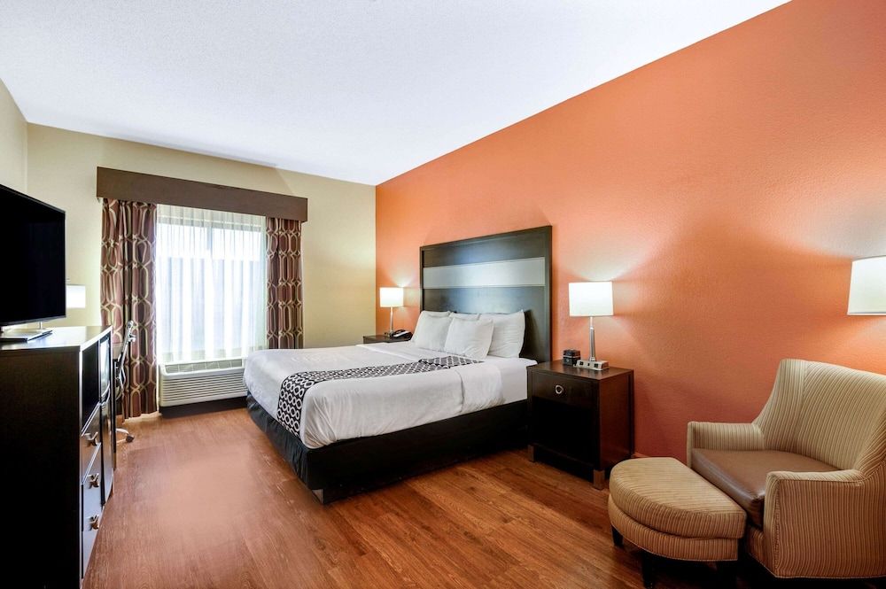 Room, 1 King Bed, Accessible, Non Smoking (Mobility Accessible)